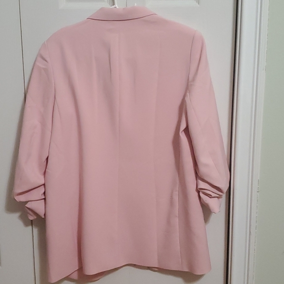 Blazer - Picture 2 of 7